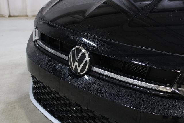 Used 2025 Volkswagen Jetta SE w/ Sunroof Package image 36