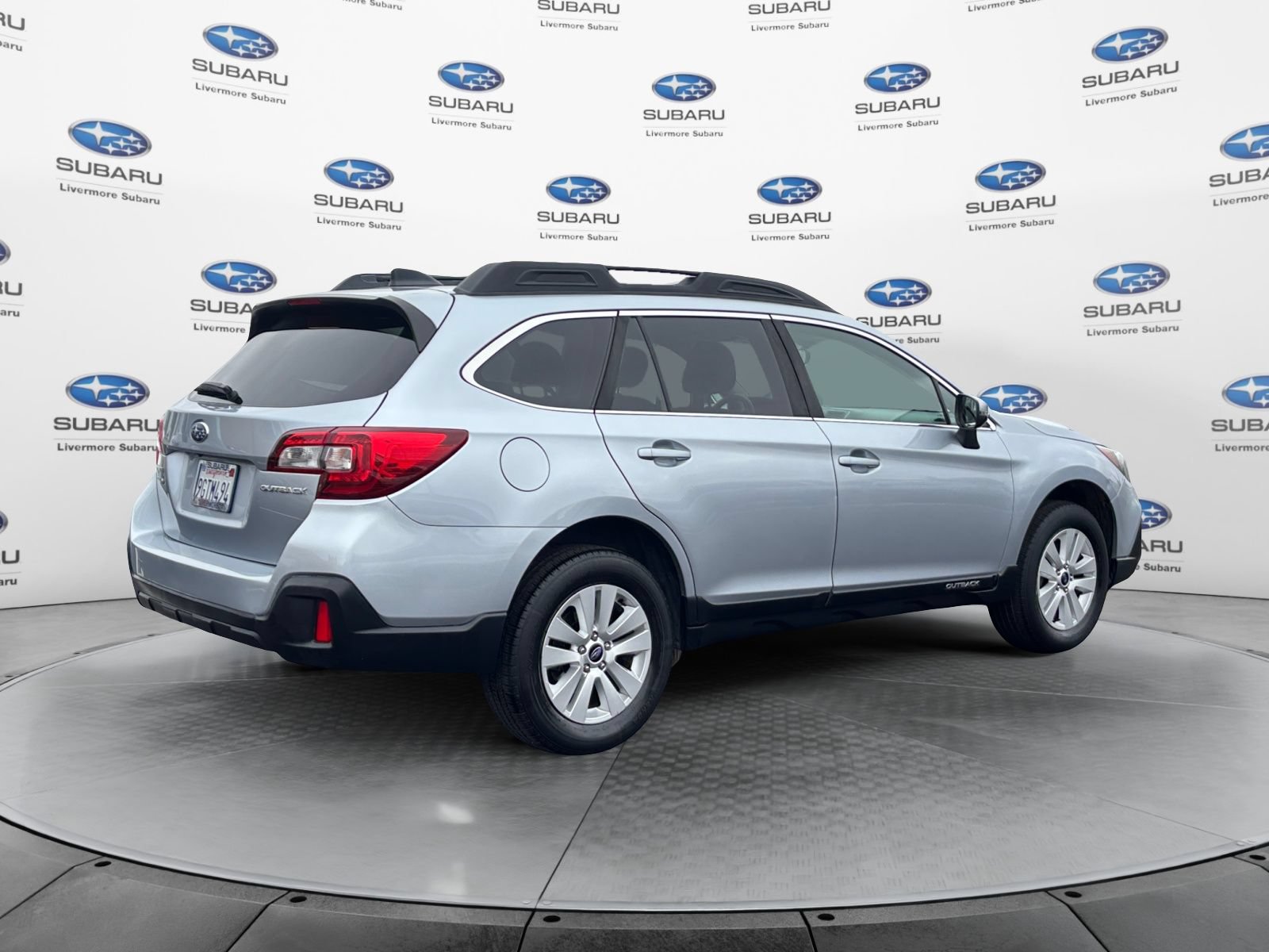 Used 2019 Subaru Outback 2.5i Premium AWD/4WD image 5