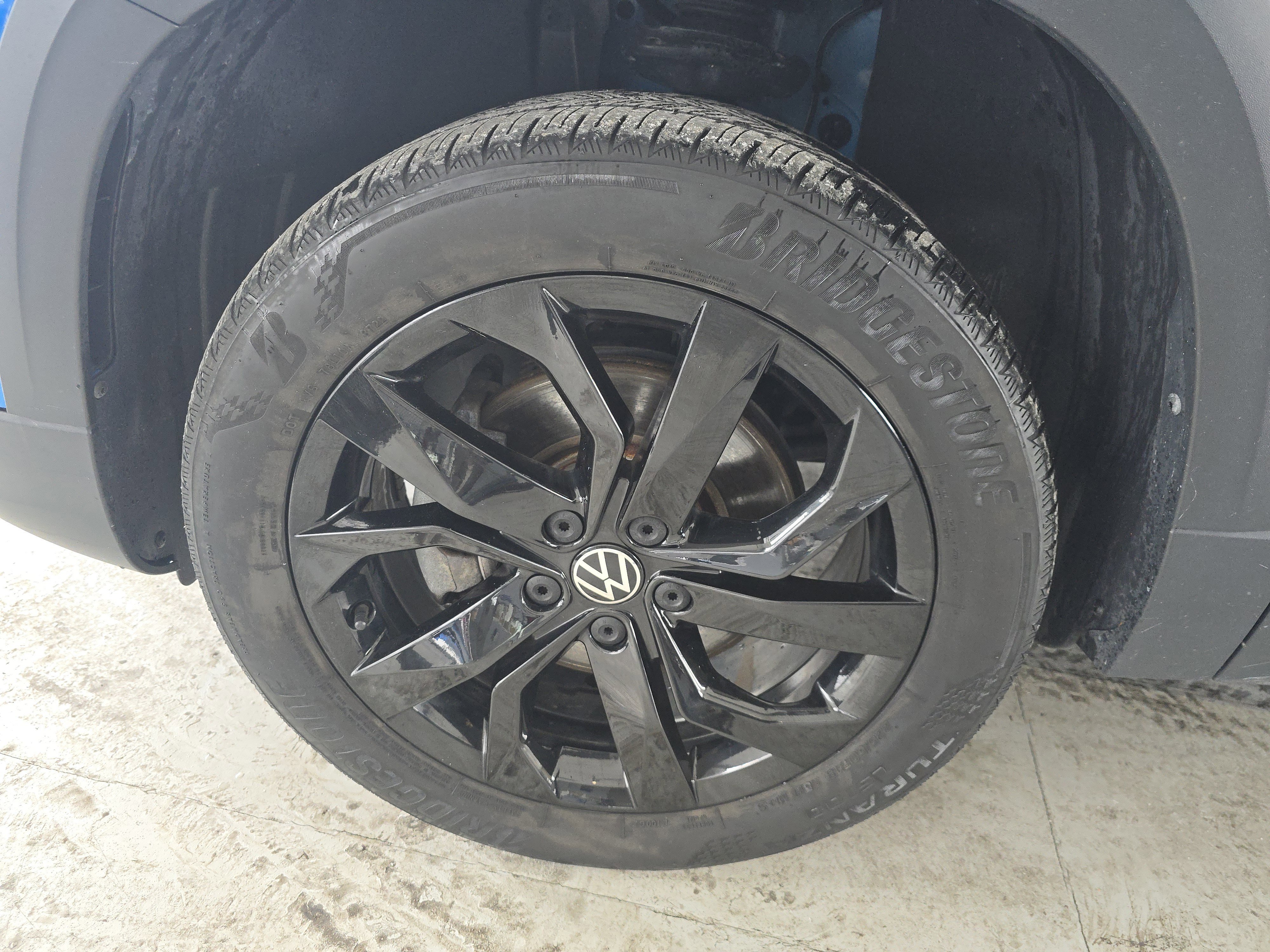 Used 2023 Volkswagen Taos SE image 9