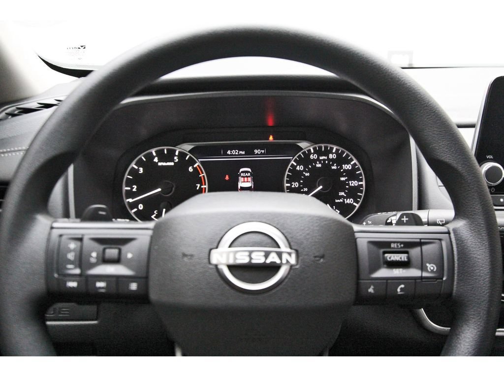 Used 2025 Nissan Rogue S FWD image 13