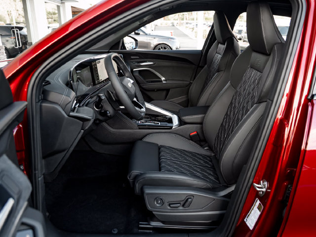 New 2026 Audi SQ5 Prestige AWD/4WD image 14