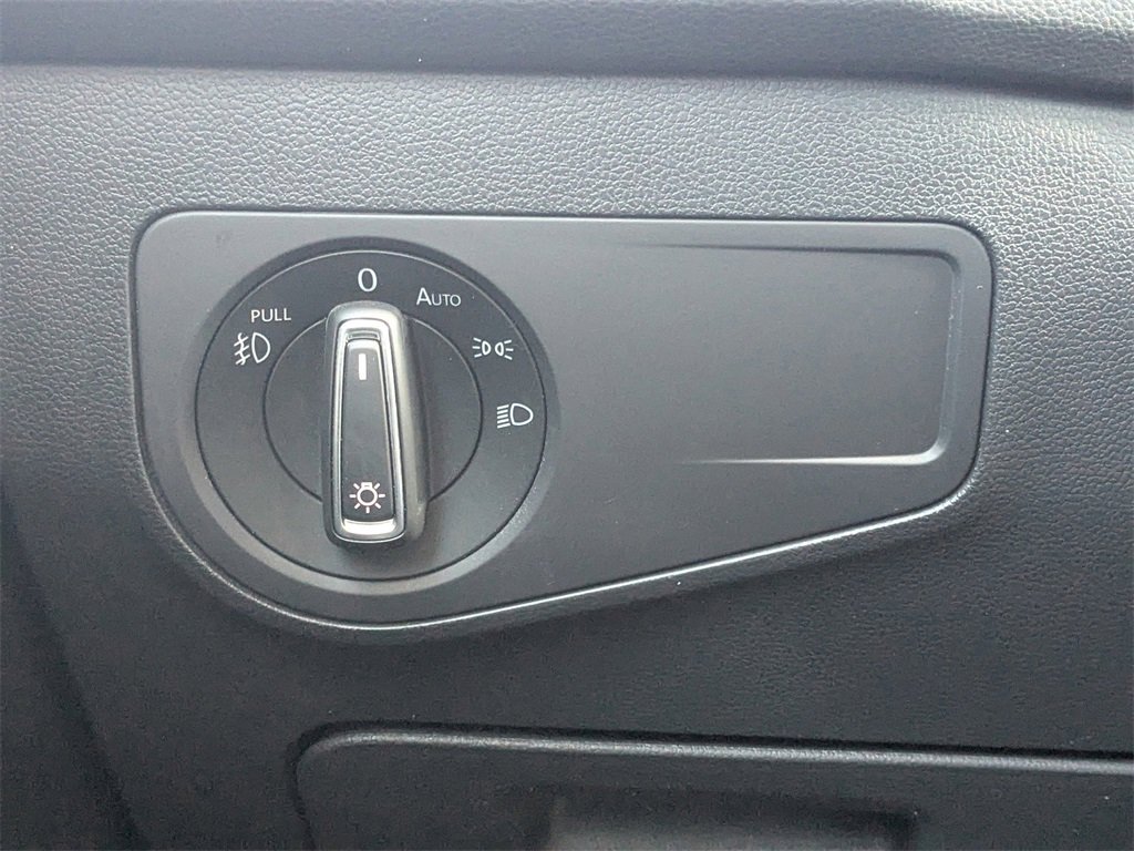 Used 2020 Volkswagen Tiguan SEL image 23