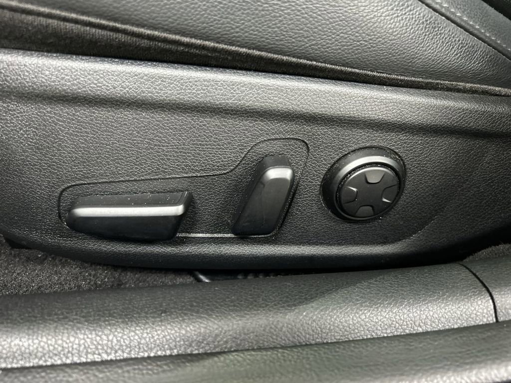 Used 2018 Kia Stinger GT AWD/4WD image 10