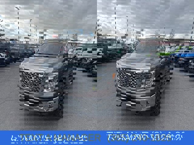 Used 2018 Nissan Titan SL w/ Chrome Package image 3