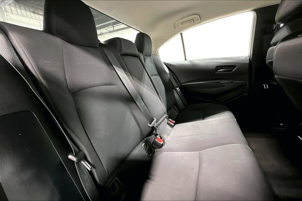 Used 2022 Toyota Corolla LE image 35
