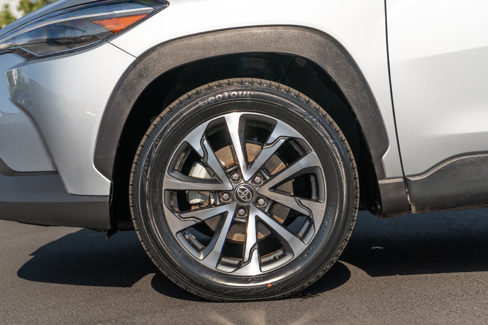 Certified 2025 Toyota Corolla Cross XLE FWD image 6