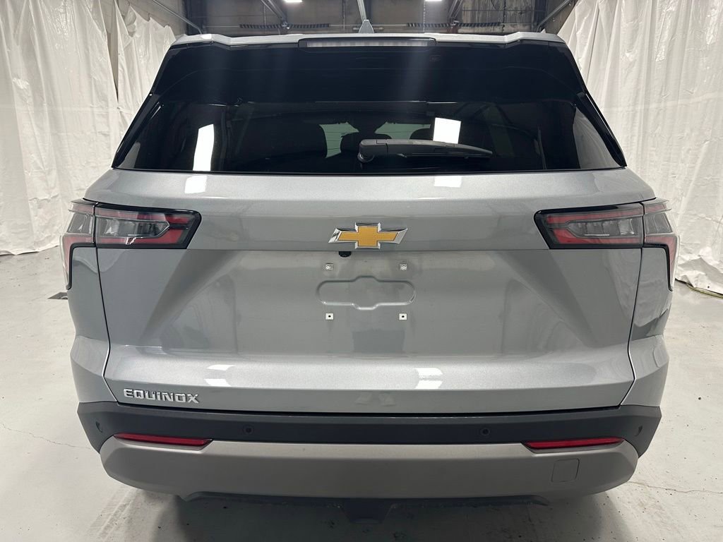 Used 2026 Chevrolet Equinox LT FWD image 6