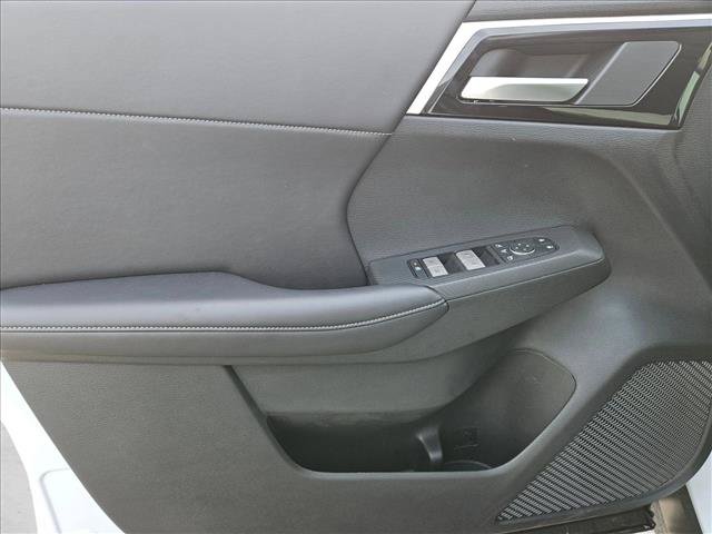 Used 2026 Nissan Rogue SL w/ Family Package AWD/4WD image 11