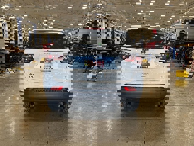 New 2025 Jeep Compass Latitude w/ Sun & Sound Group image 8