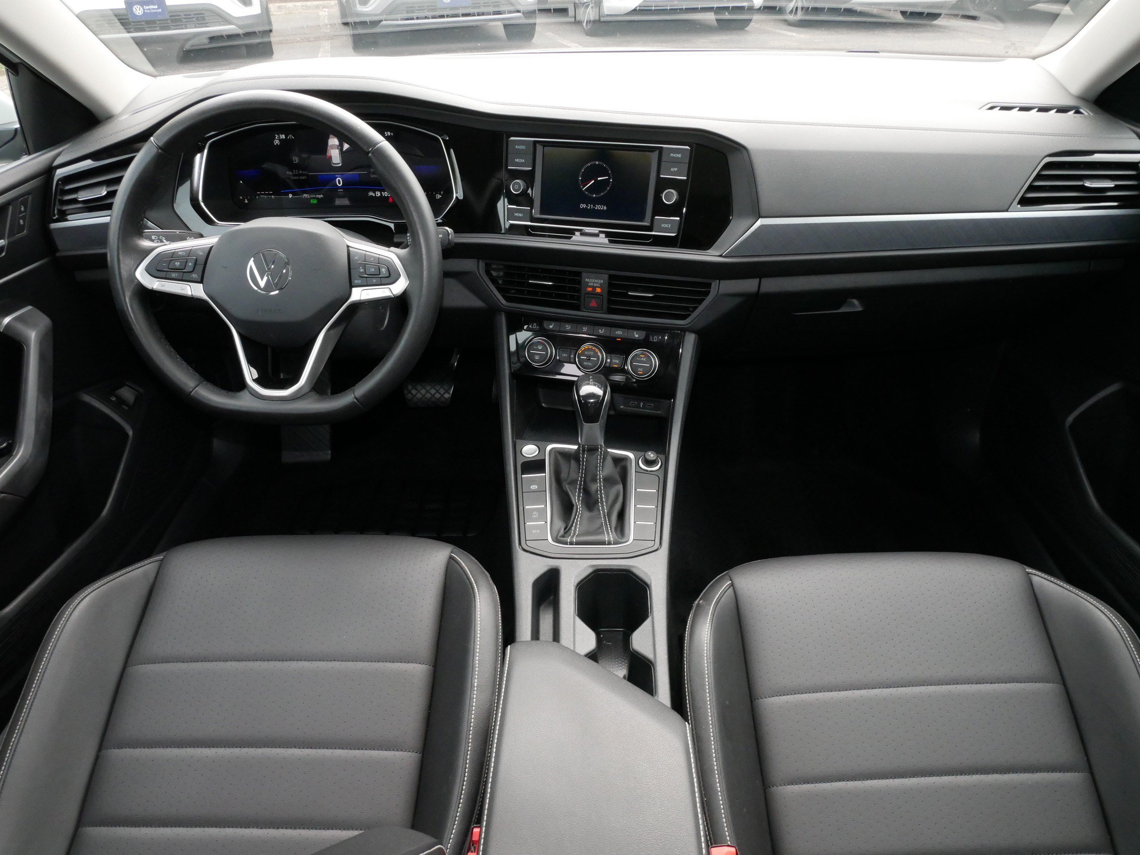 Certified 2023 Volkswagen Jetta SE w/ Panoramic Sunroof Package FWD image 10