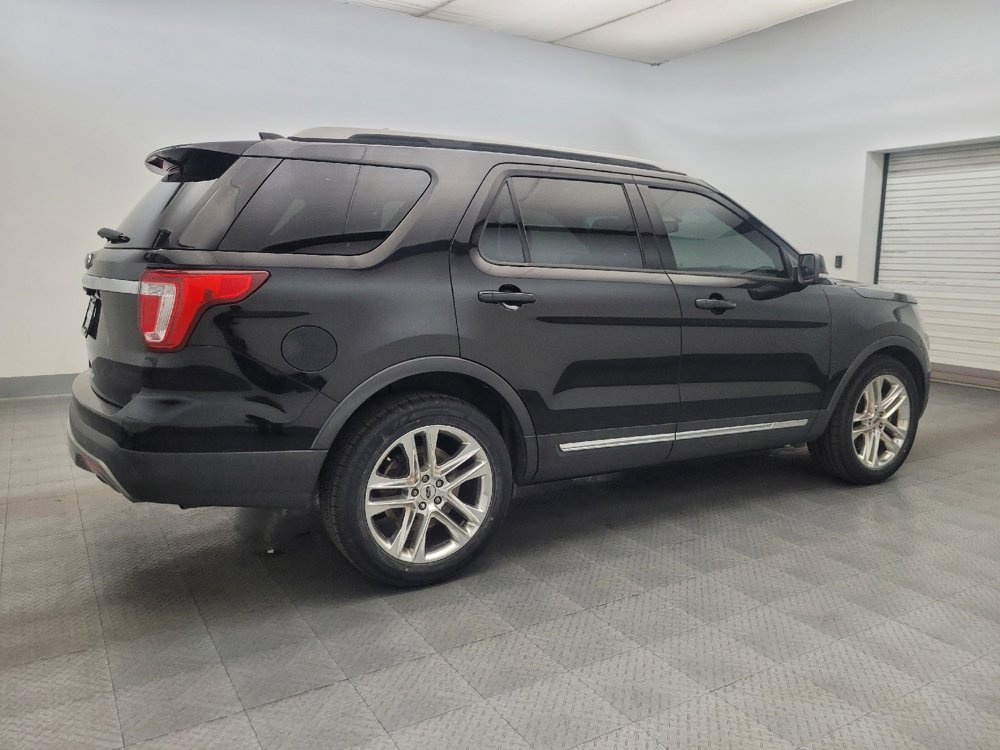 Used 2017 Ford Explorer XLT w/ Equipment Group 202A image 10