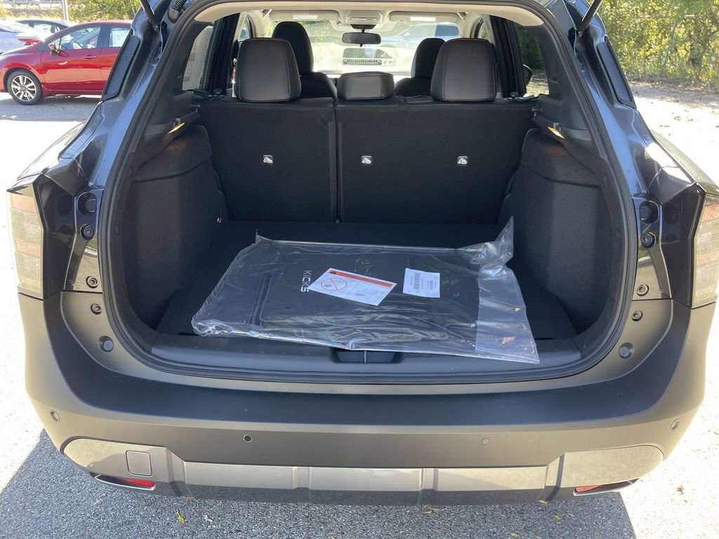 New 2026 Nissan Kicks SR w/ Cold Weather Package AWD/4WD image 15