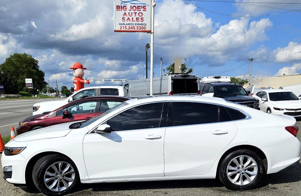 Used 2019 Chevrolet Malibu LT image 3
