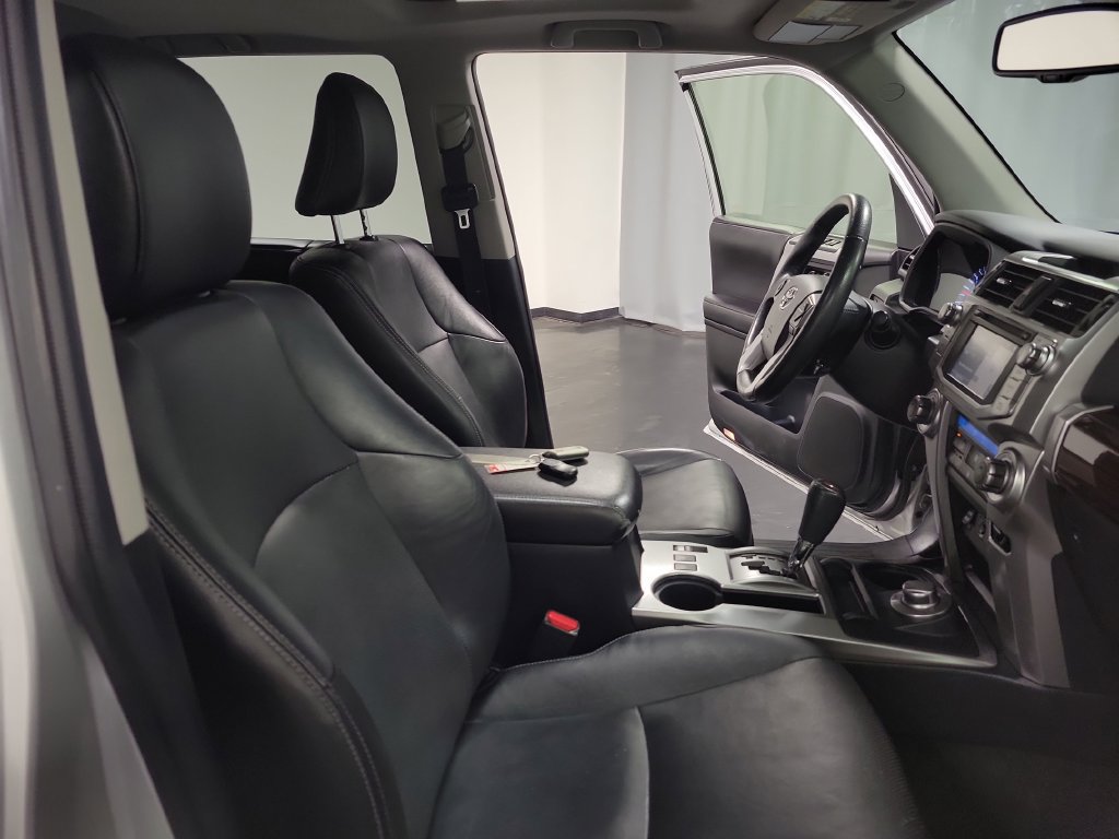 Used 2017 Toyota 4Runner Limited AWD/4WD image 33