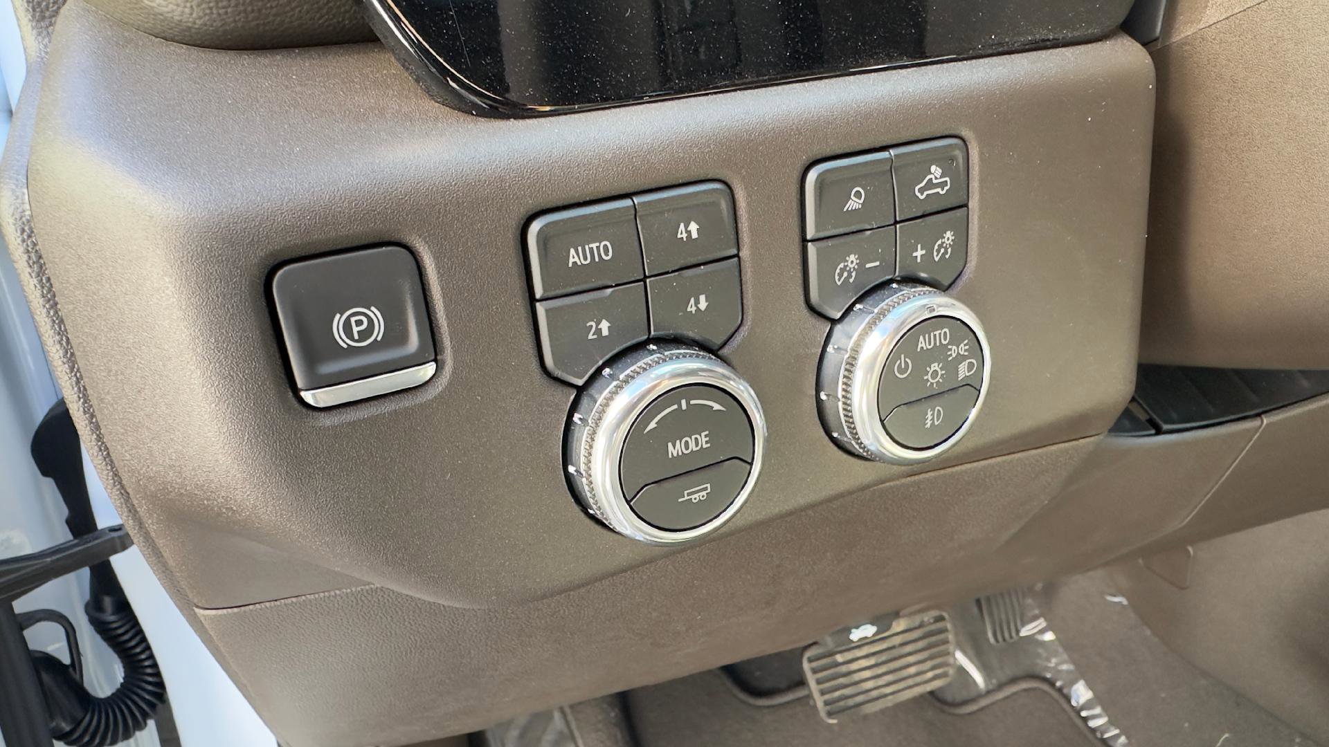 New 2026 GMC Sierra 1500 SLT w/ SLT Premium Plus Package image 13