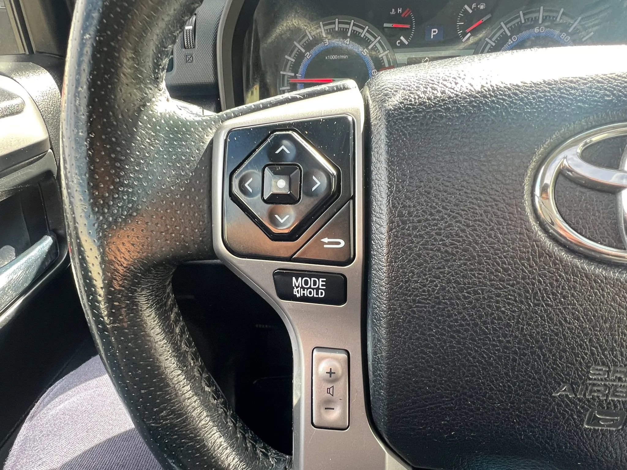 Used 2016 Toyota 4Runner Limited AWD/4WD image 21