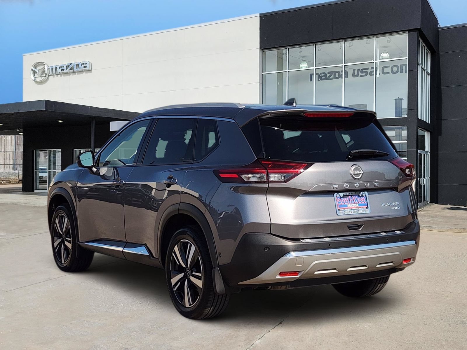 Used 2023 Nissan Rogue Platinum w/ Platinum Premium Package AWD/4WD image 4