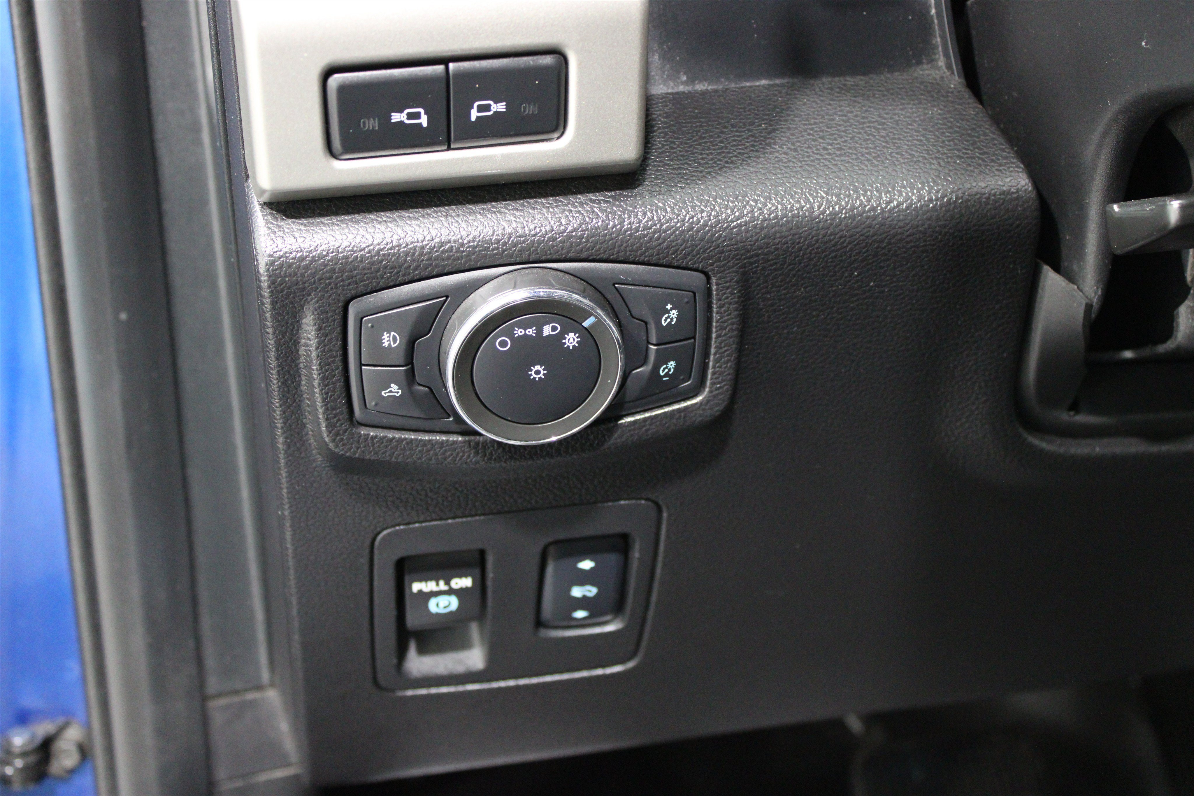 Used 2018 Ford F150 Lariat AWD/4WD image 9