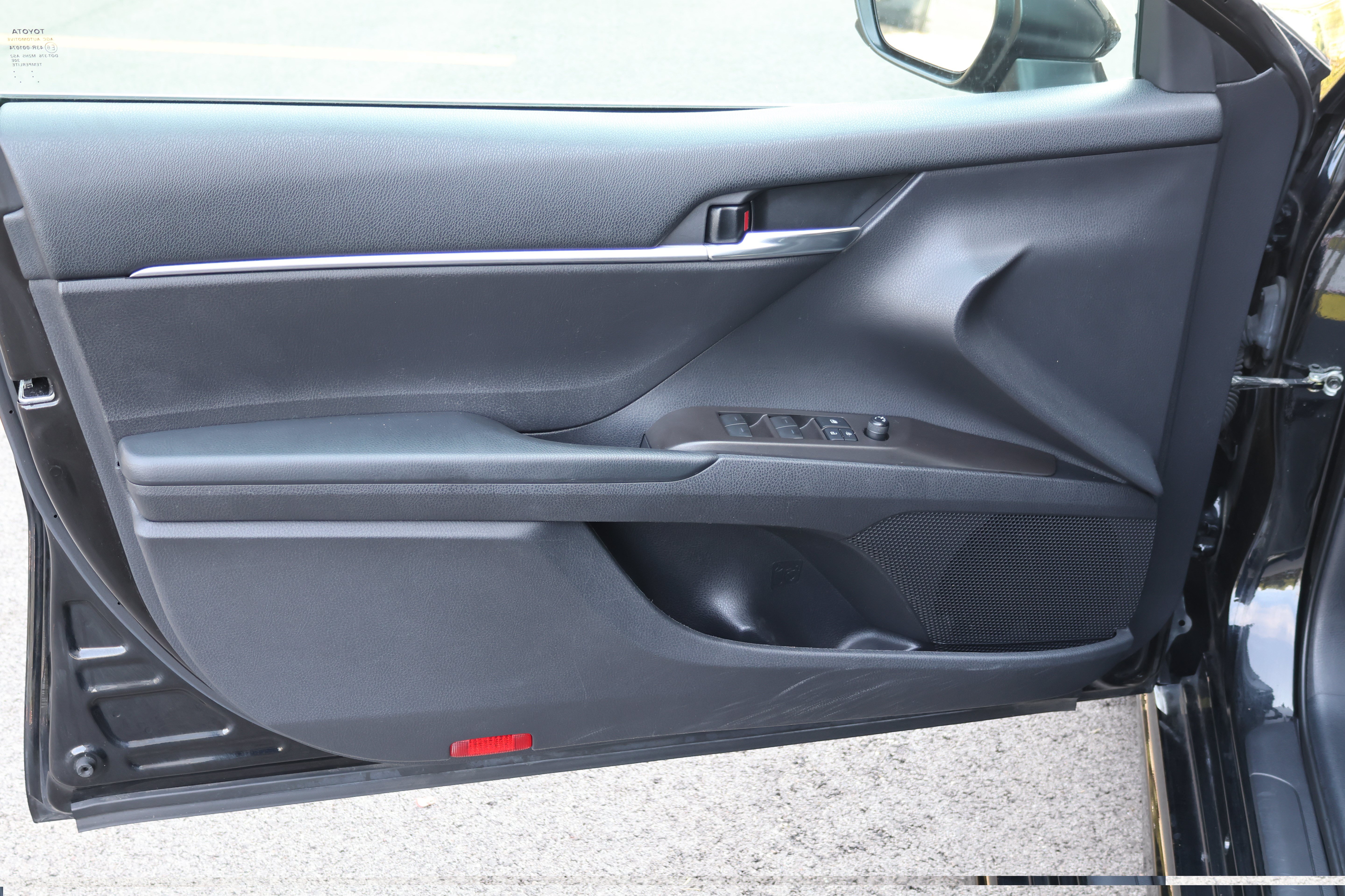 Used 2021 Toyota Camry SE FWD image 19
