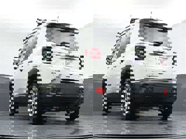 Used 2018 Jeep Renegade Latitude image 34