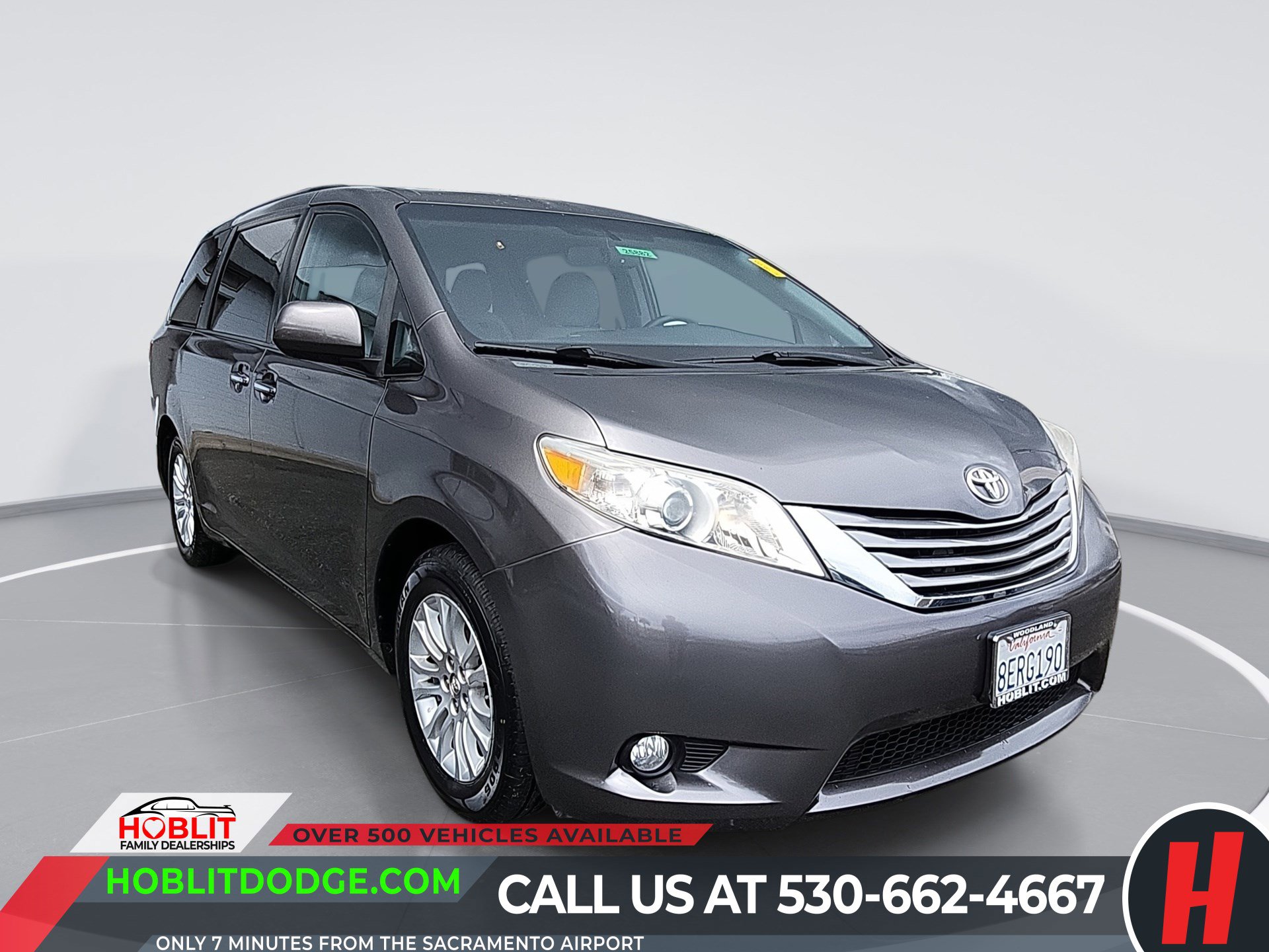 Used 2015 Toyota Sienna XLE w/ XLE Navigation Package image 1