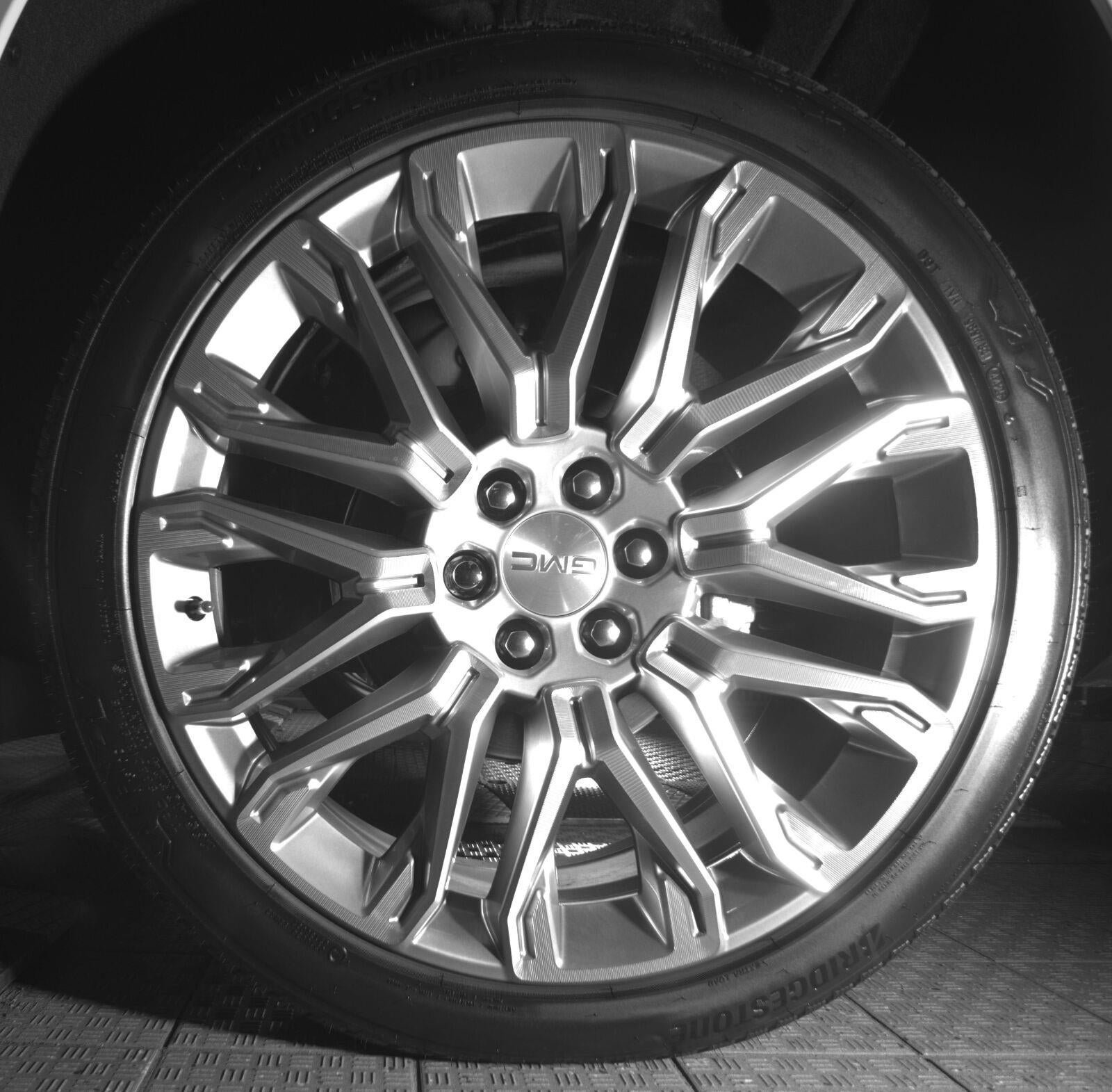 Used 2026 GMC Yukon Denali w/ Sun & Power Step Package AWD/4WD image 10