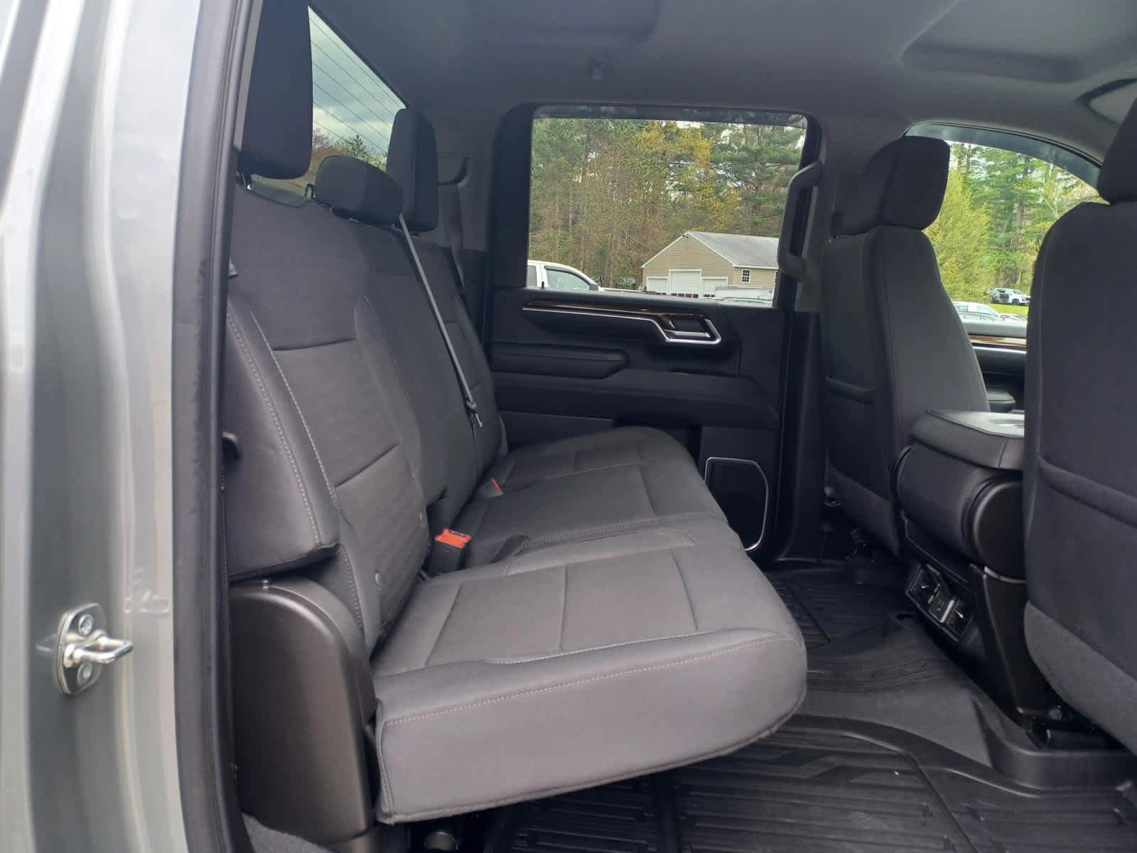 Used 2025 GMC Sierra 2500 SLE w/ SLE Value Package; AWD/4WD image 18