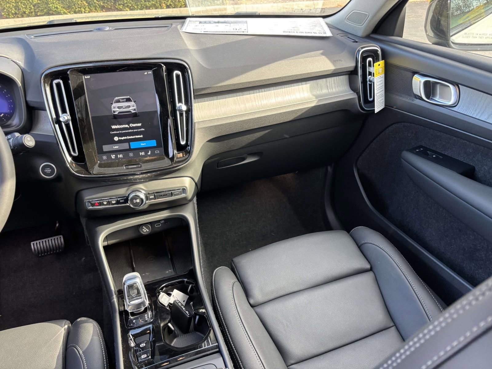 New 2026 Volvo XC40 B5 Plus w/ Protection Package Premier AWD/4WD image 31