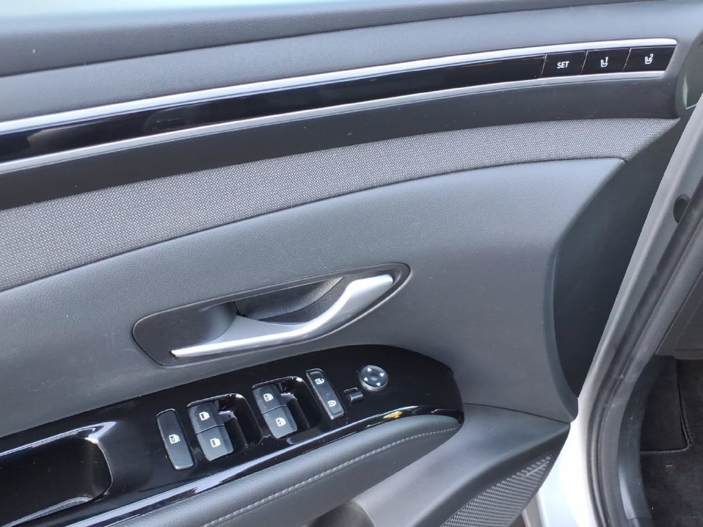 Used 2022 Hyundai Tucson Limited AWD/4WD image 12
