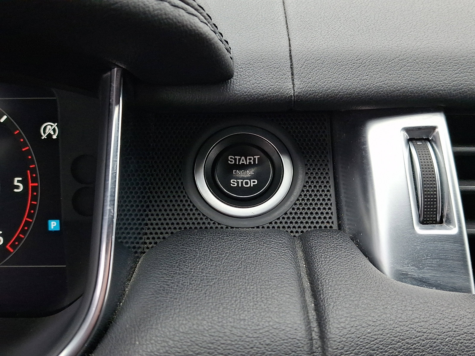 Used 2019 Land Rover Range Rover Sport HSE image 24