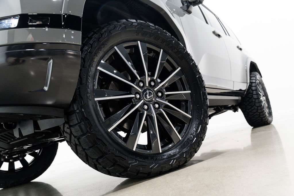 Used 2026 Lexus GX 550 w/ Accessory Package (2T) AWD/4WD image 2