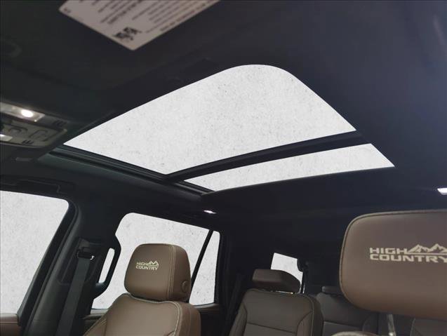 Used 2021 Chevrolet Tahoe High Country w/ Premium Package image 18