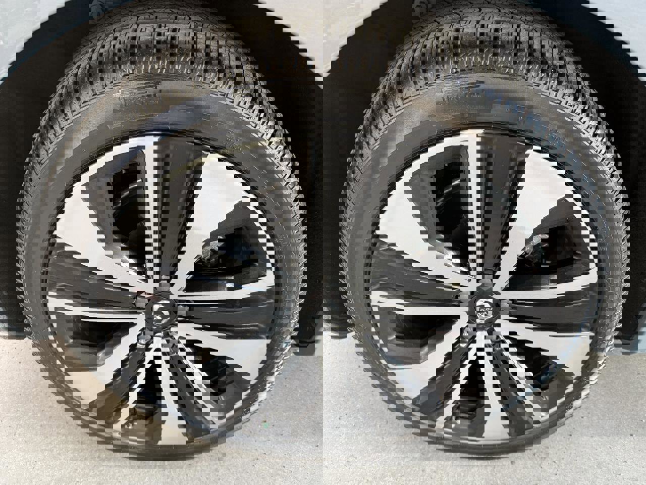 Used 2023 Volvo S60 B5 Ultimate w/ Climate Package image 50