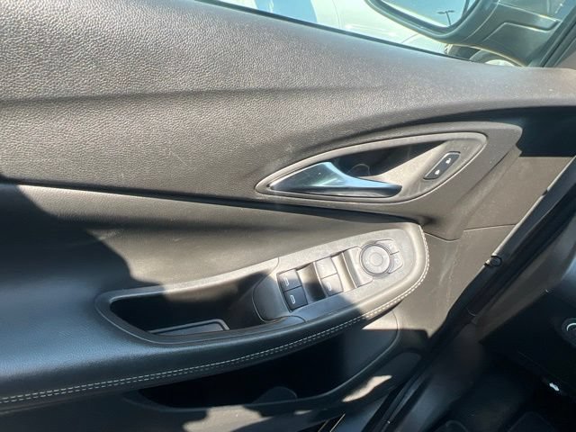 Used 2024 Buick Encore GX Sport Touring FWD image 8