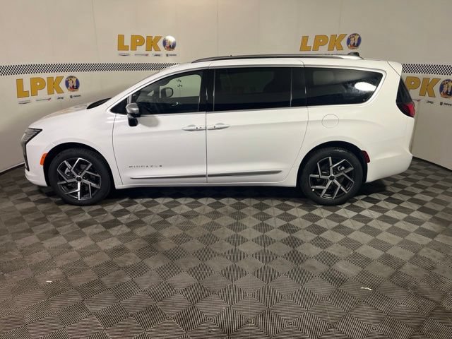 New 2027 Chrysler Pacifica Pinnacle AWD/4WD image 6