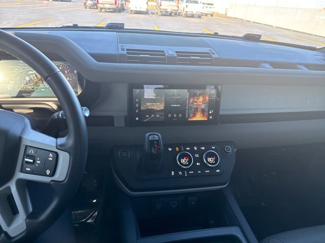 Used 2023 Land Rover Defender 90 S image 12