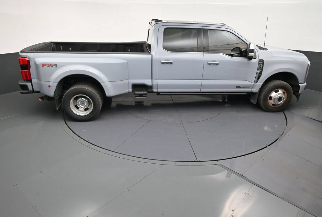 Used 2024 Ford F350 Platinum AWD/4WD image 17
