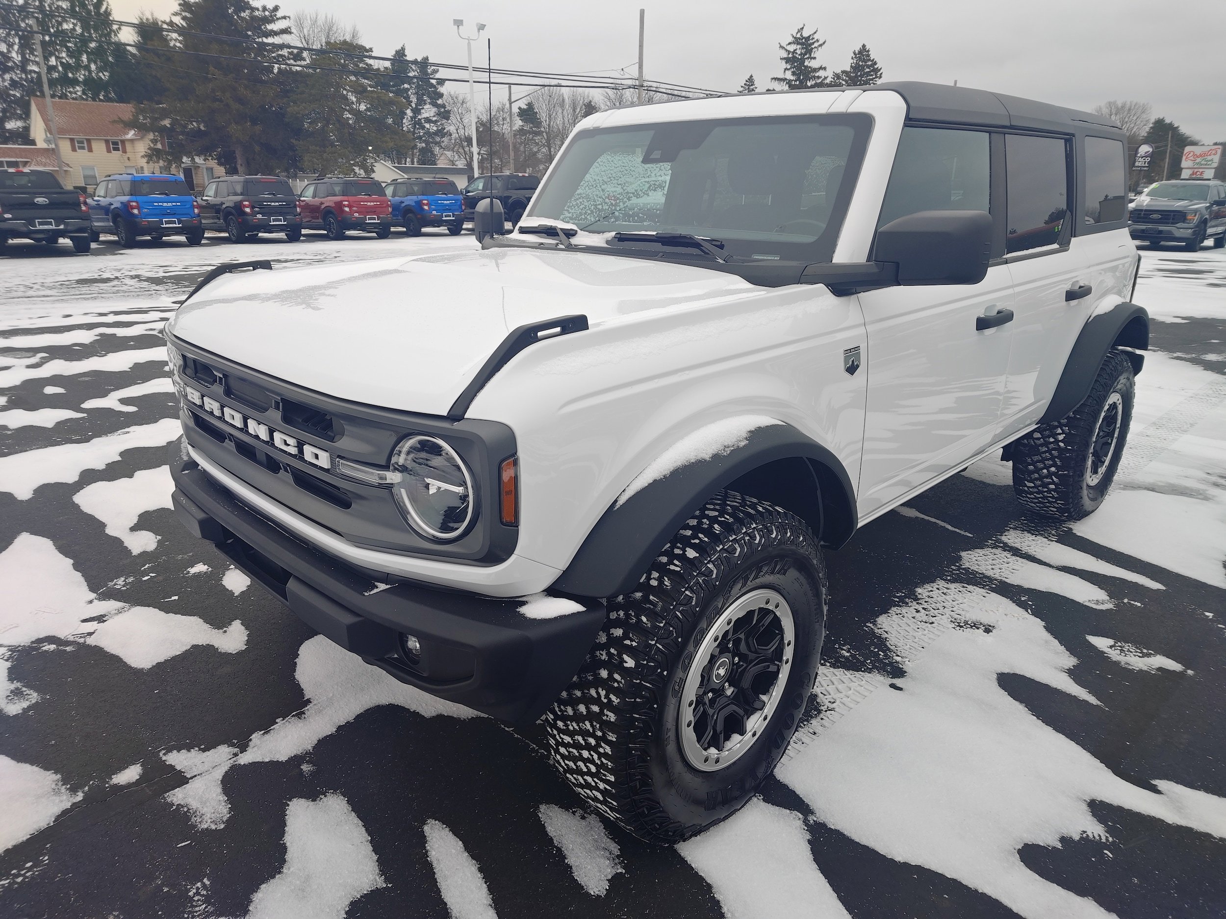 Used 2022 Ford Bronco Big Bend w/ Sasquatch Package image 2