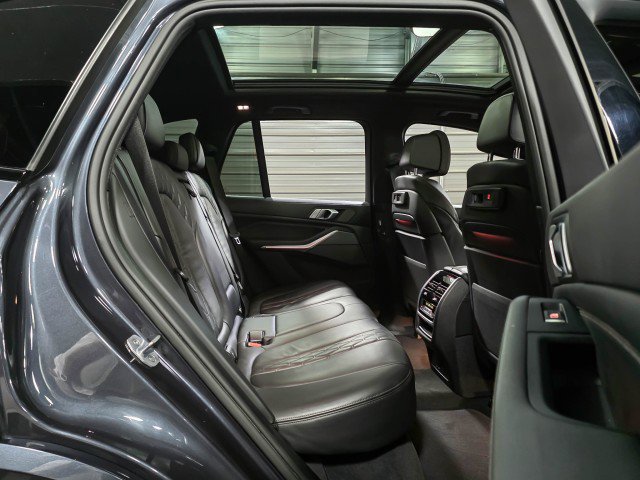 Used 2019 BMW X5 xDrive50i w/ M Sport Package image 20