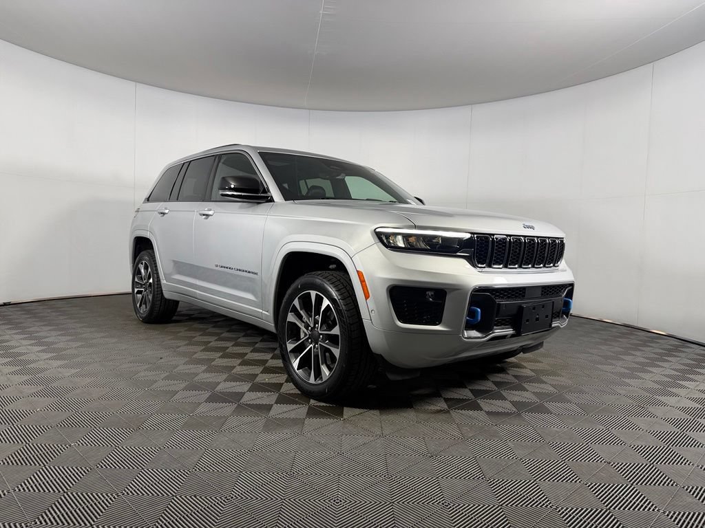 Certified 2023 Jeep Grand Cherokee Overland AWD/4WD image 5