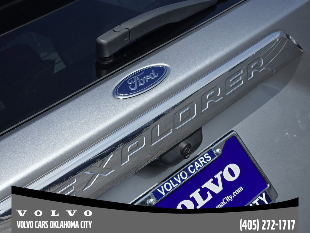 Used 2022 Ford Explorer King Ranch w/ Premium Technology Package image 11