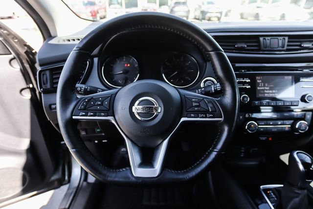 Used 2017 Nissan Rogue Sport SV w/ SV All-Weather Package AWD/4WD image 21