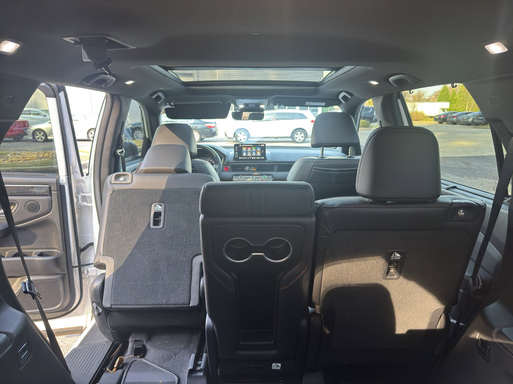 Used 2025 Honda Pilot Black Edition image 24