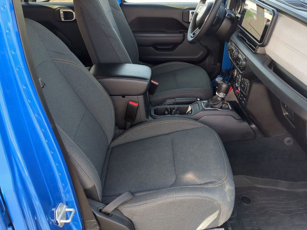 Used 2024 Jeep Gladiator Sport image 16