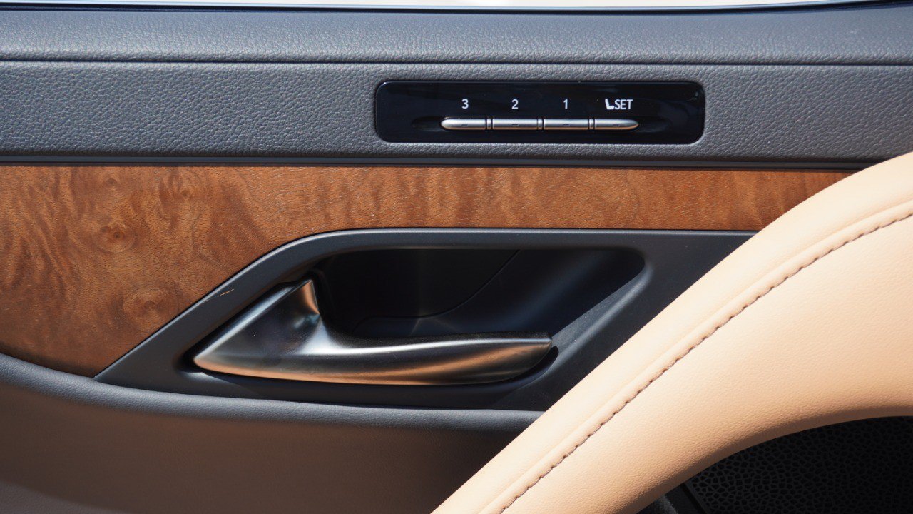 Certified 2024 Lexus LX 600 4WD w/ Luxury Package image 22