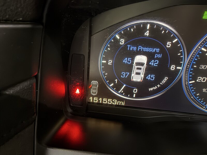 Used 2015 Cadillac Escalade Premium AWD/4WD image 13