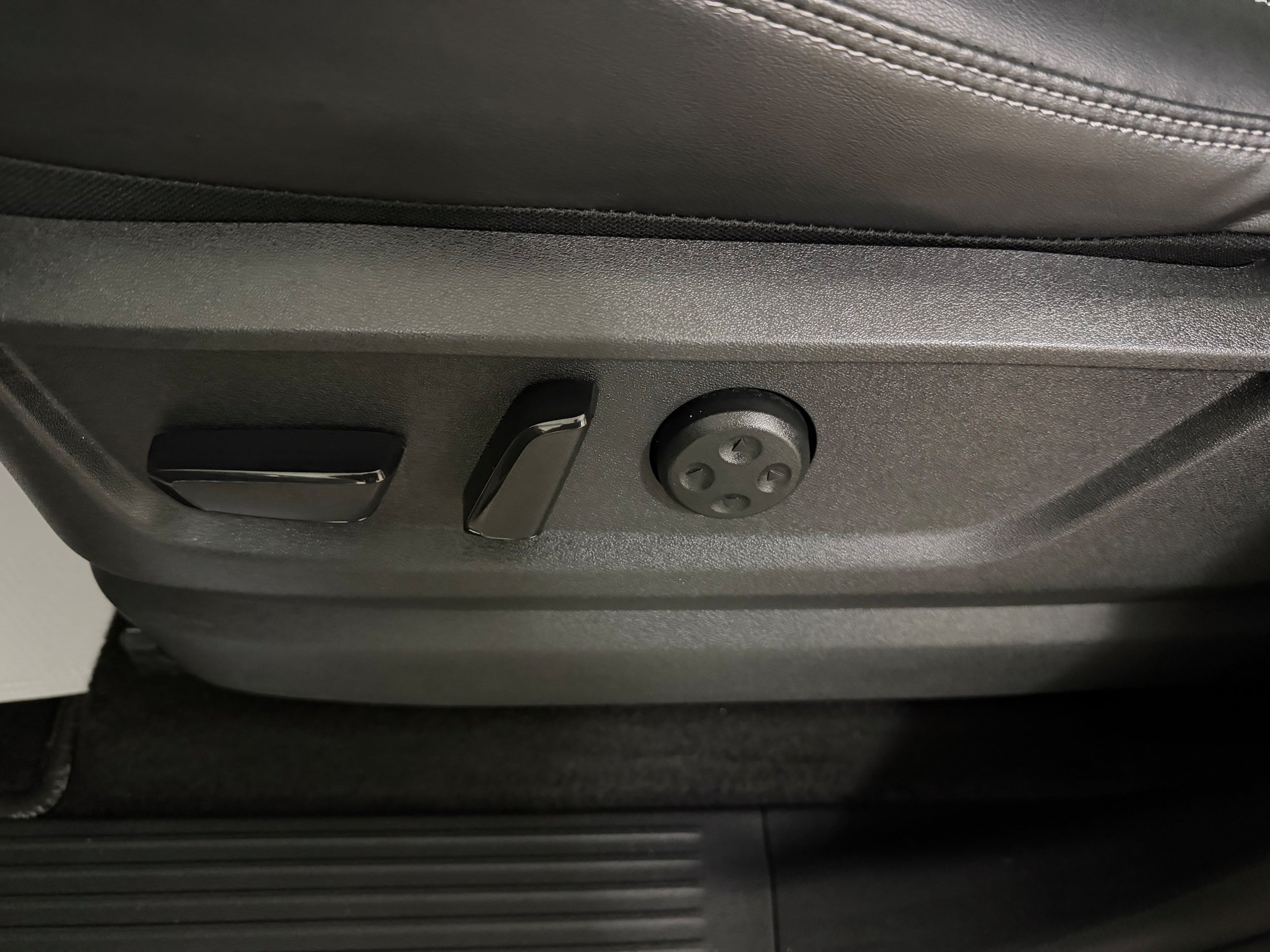 Used 2025 Nissan Armada PRO-4X AWD/4WD image 11