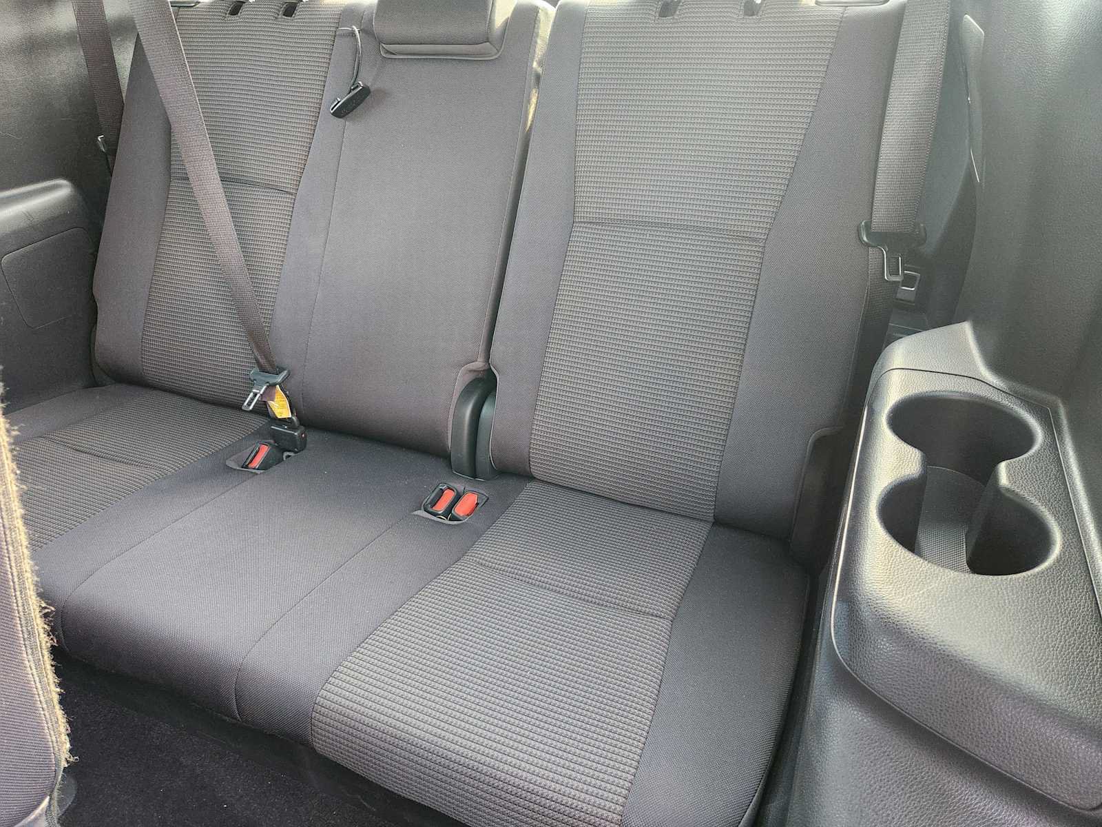 Used 2023 Toyota Highlander LE FWD image 30