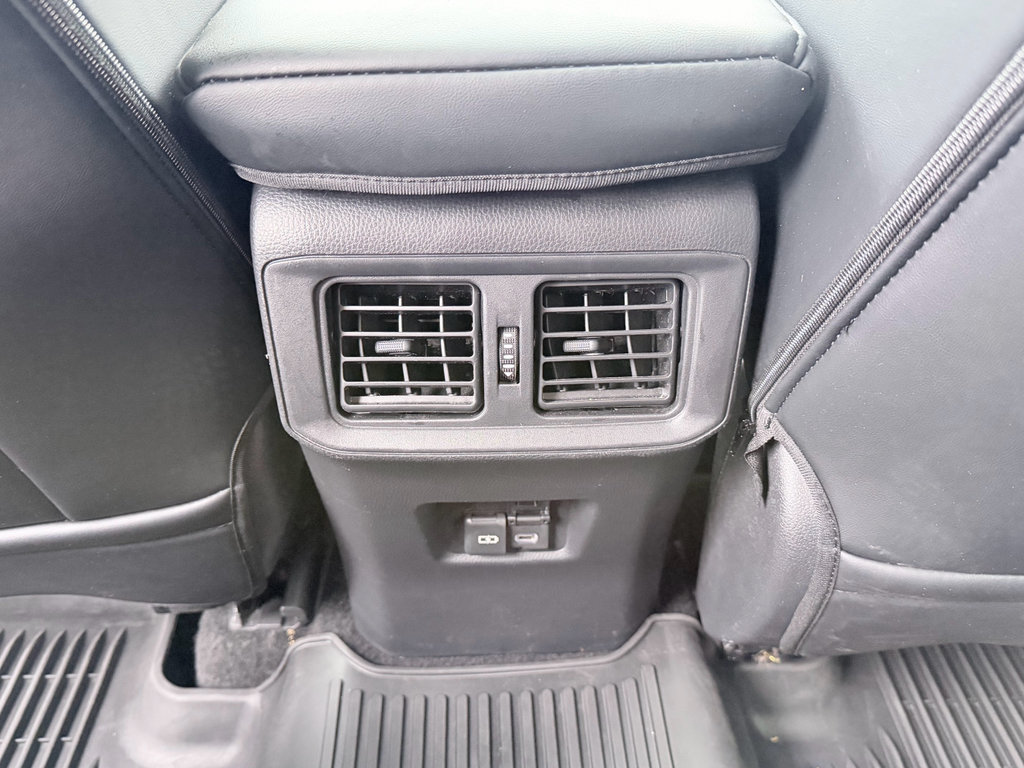 Used 2022 Toyota RAV4 XLE w/ Convenience Package FWD image 29