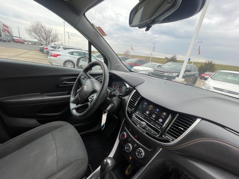 Used 2020 Chevrolet Trax LS w/ Tint and Cruise Package AWD/4WD image 5